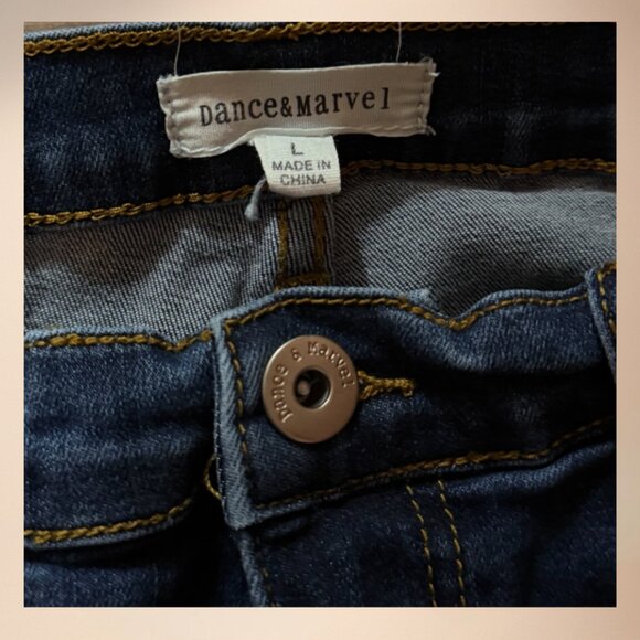 Dance & Marvel Boutique High Rise Wide Leg Raw Hem Patch Jeans L - Picture 5 of 6